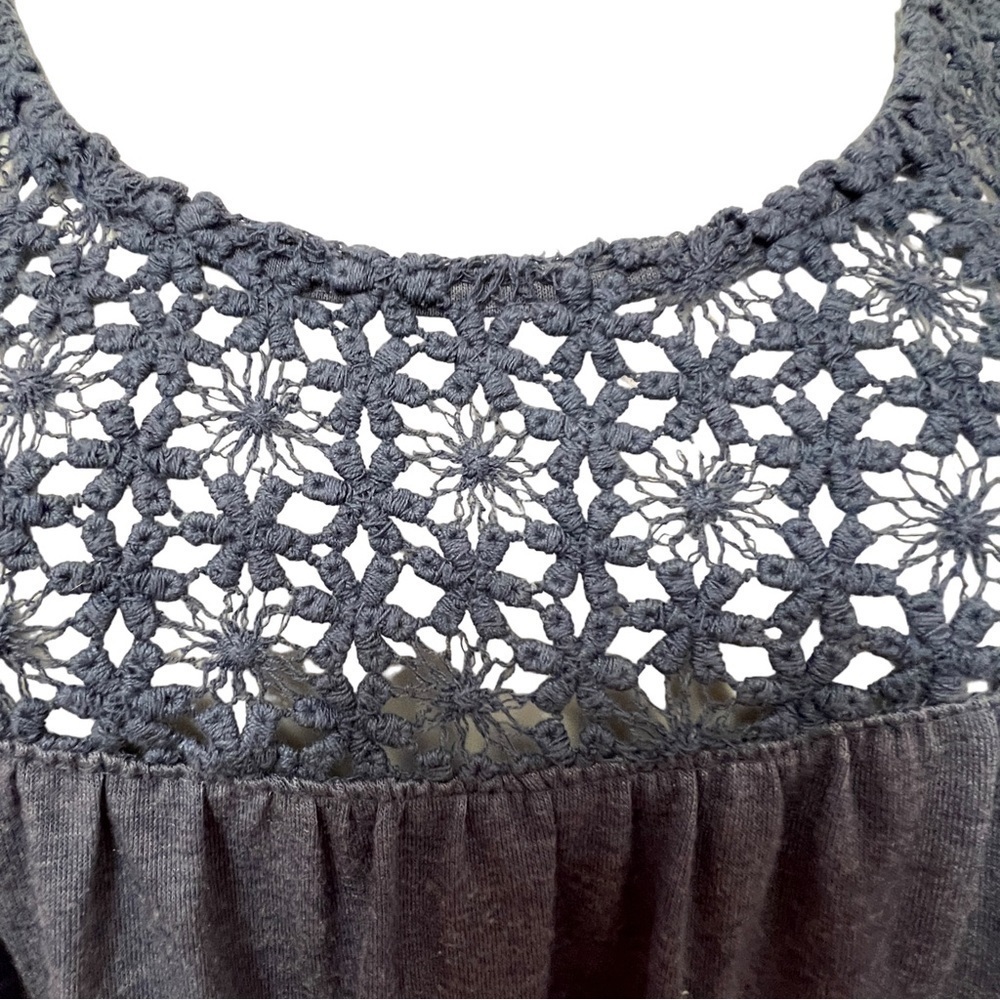 UMGEE Women’s Blue Ombré Cold Shoulder Crocheted Collar Top, Size Small - Picture 8 of 12